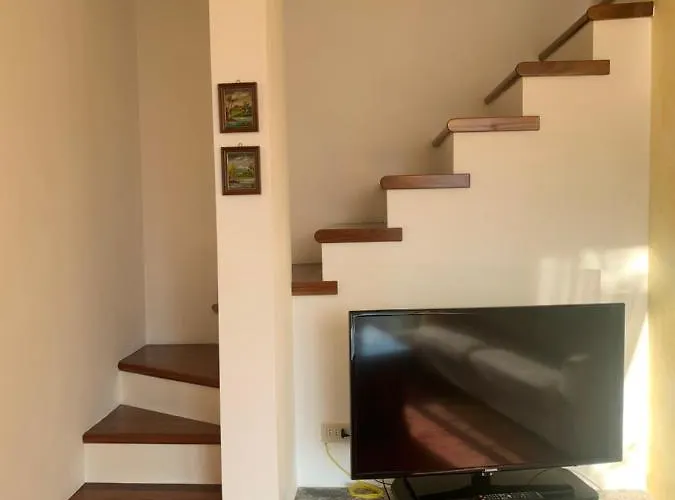 Il Terrazzo Sul Апартаменты Варенна