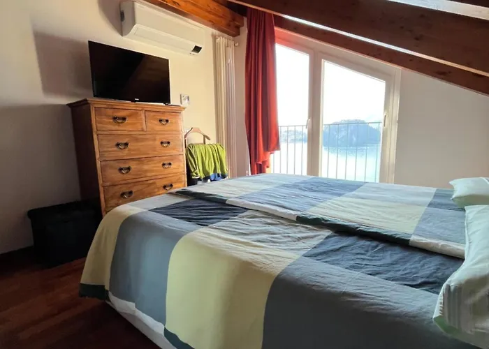 Il Terrazzo Sul * Варенна