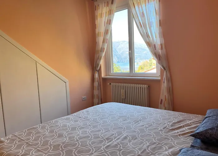 Il Terrazzo Sul Апартаменты Варенна